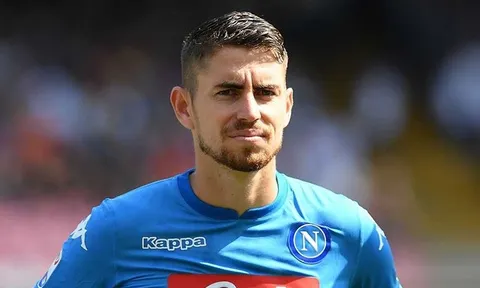 Sao Napoli bất ngờ "thả thính" Man Utd