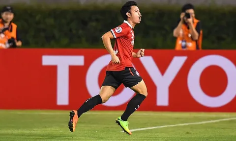 Sao Thái liên tục qua người theo phong cách Zidane