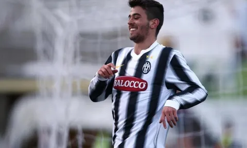 Sao thất sủng năn nỉ Juventus bán Sandro