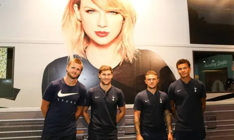Sao Tottenham cười tít mắt chụp chung với 'công chúa' Taylor Swift