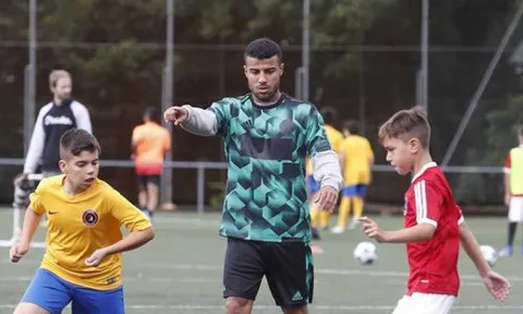 Sao trẻ Brazil thừa nhận khả năng chia tay Barca