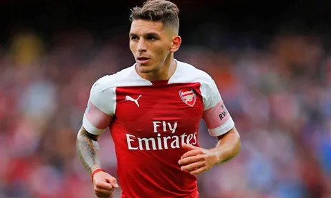 Sao trẻ được huyền thoại Arsenal ví với Kante