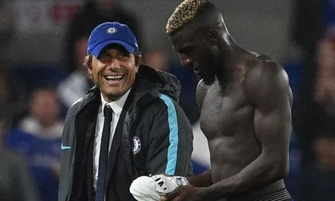 "Sao xịt" Chelsea công khai ủng hộ Antonio Conte