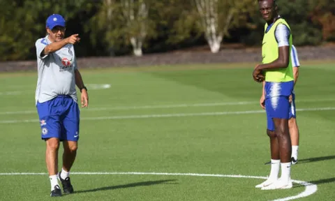 Sarri ép dàn sao Chelsea chạy và sút sau thất bại trước Man City
