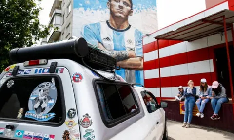 Sau 32 tháng bỏ Argentina 'đi bụi', fan Messi tái ngộ thần tượng tại Nga