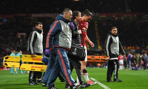 Sau Ibra, Man Utd đón tiếp tin dữ