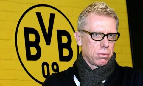 Peter Stoger chính thức chia tay Dortmund