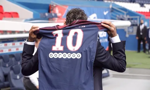Sau tất cả, Neymar cuối cùng đã CHÍNH THỨC cầm áo PSG