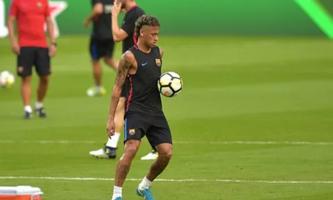 Sau tất cả, Neymar lại ra sân tập cùng Barcelona