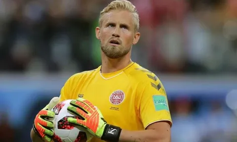 'Schmeichel không đủ tốt để chơi cho Liverpool'