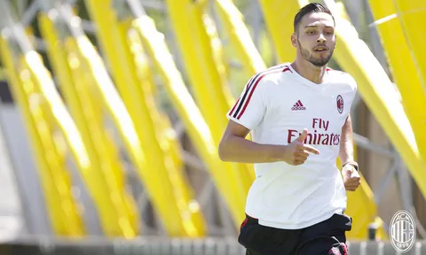 De Sciglio tập trung cùng Milan, bỏ ý định đến Juve?