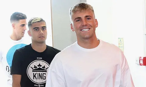 Jack Wilshere phản ứng bất ngờ với 'diện mạo mới' của Luke Shaw