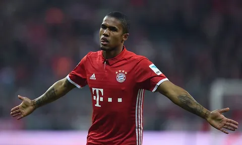 Sếp lớn Bayern: Douglas Costa khó rời CLB