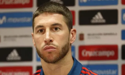Sergio Ramos: "Tôi muốn ra khỏi đây, buổi họp báo này như một đám tang"