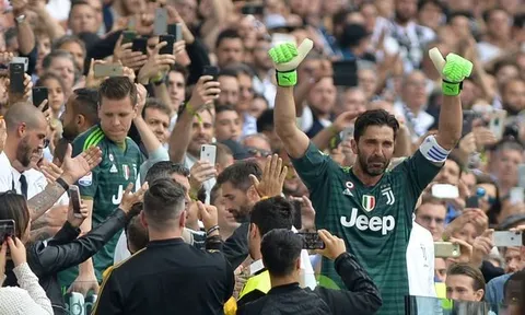 Những hình ảnh đầy cảm xúc của Buffon ở trận đấu cuối cùng trong màu áo Juventus: tạm biệt Gigi!