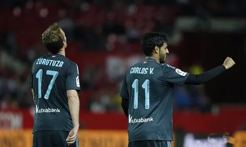 Sevilla tự bắn vào chân mình khi hòa Sociedad