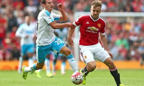Shaw từ chối Everton, Man Utd đạt thỏa thuận cá nhân với Sandro