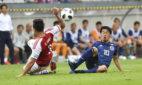 Shinji Kagawa lăn xả trước Paraguay, bất chấp World Cup chỉ còn đếm bằng giờ