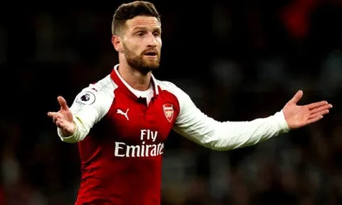 Mặc chỉ trích, trụ cột cam kết tương lai với Arsenal