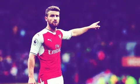 Shkodran Mustafi chọc ghẹo tân binh Arsenal trên mạng xã hội