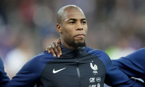Vài giờ tới, Man Utd đàm phán mua hậu vệ phải số 1 tuyển Pháp