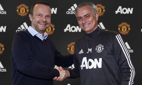 'Mourinho cần giải quyết mâu thuẫn với Ed Woodward'