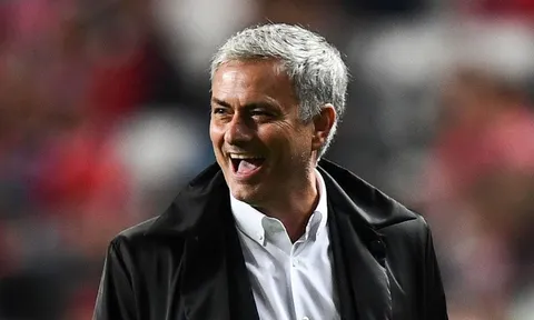 HLV Mourinho 'đá đểu' Jurgen Klopp