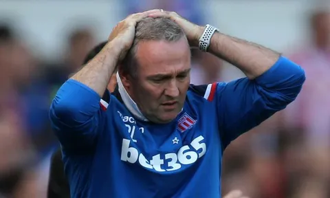 Stoke City xuống hạng, HLV Paul Lambert CHÍNH THỨC ra đi