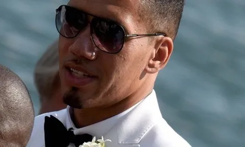 Smalling cực bảnh trai trong ngày đưa Cooke về một nhà