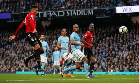 Smalling hé lộ chỉ đạo của HLV Mourinho trong giờ nghỉ