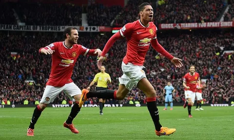 Smalling tự điền tên vào ĐH vĩ đại nhất lịch sử Man Utd