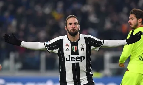 Sốc: Higuain viêm màng não, suýt chấm dứt với bóng đá