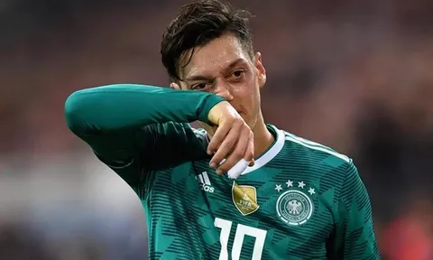 SỐC: Mesut Ozil đối diện nguy cơ mất World Cup