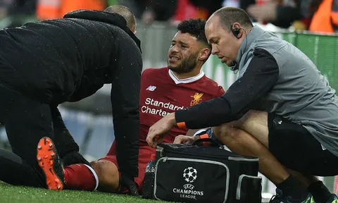 Oxlade-Chamberlain nghỉ 9 tháng, CHÍNH THỨC lỡ World Cup