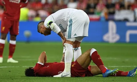 Sốc: Ramos sắp sửa bị kiện, phải bồi thường 1 tỷ euro cho Salah