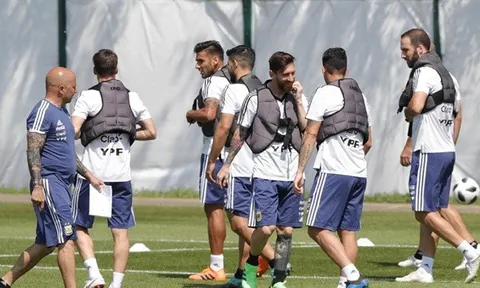 SỐC! Sampaoli loại Messi khỏi trận 'tử chiến' với Nigeria?