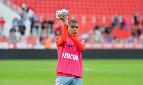 SỐC! Toàn đội Monaco được thông báo Mbappe sẽ đến PSG
