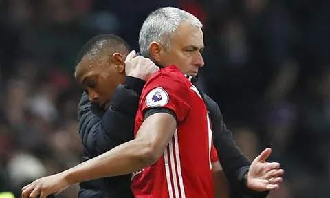 SỐC: Vì Martial, Mourinho xung đột gay gắt với BLĐ Man Utd