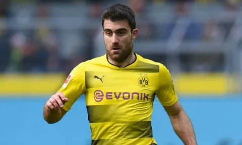 Sếp lớn Dortmund tiết lộ về thương vụ Sokratis đến Arsenal