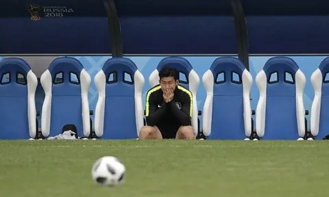 Son Heung-min lo lắng trên sân tập Hàn Quốc trước trận mở màn