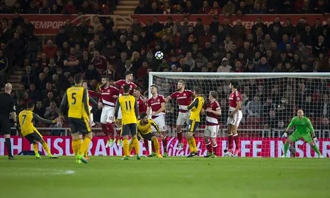 Song sát trở lại, Pháo thủ thắng nghẹt thở Middlesbrough