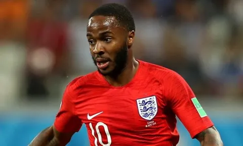 Sterling là điểm tối trong màn hủy diệt của ngưới Anh trước Panama