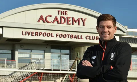 Steven Gerrard CHÍNH THỨC trở lại Liverpool
