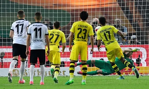 Sút pen thành công, Aubameyang đưa Dortmund đến với danh hiệu đầu tiên sau 5 mùa giải
