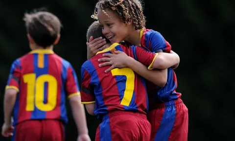 Tài năng đặc biệt của sao trẻ Xavi Simons (Barcelona)