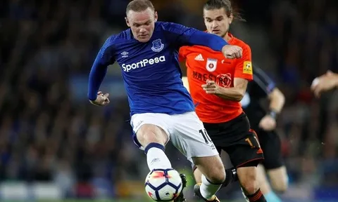 Tân binh Everton so sánh Rooney với huyền thoại Barca