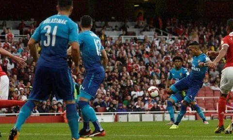 Tân binh lên tiếng, Arsenal đại thắng Benfica