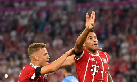 Tân binh liên tục ghi bàn, Bayern giành trọn 3 điểm ngày ra quân