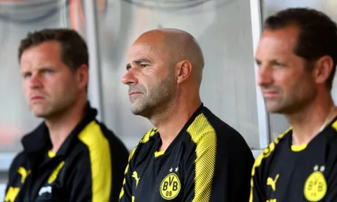 Tân HLV Dortmund 'chết lặng' trong trận ra mắt