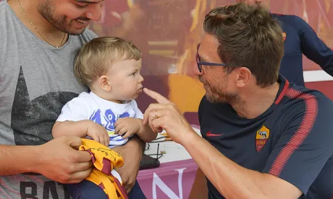 Tân HLV Roma 'chiều lòng' fans trước trận ra mắt CLB